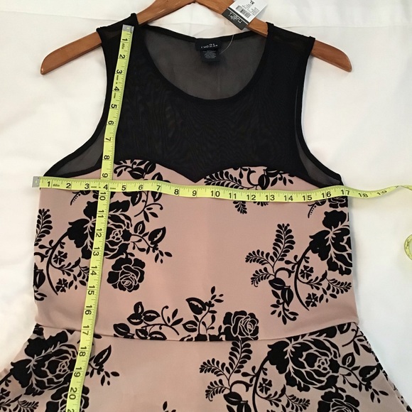 RUE21: midi length sleeveless tan black dress XL - Picture 4 of 10